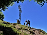 39 Alla croce di vetta del Monte Suchello (1541 m)